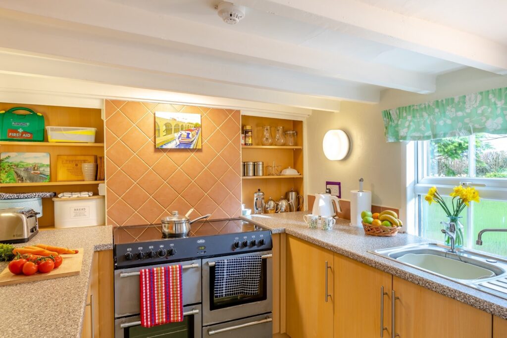 Kitchen in a Lyneal Wharf holiday cottage